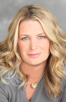 Kristin Hannah Biography